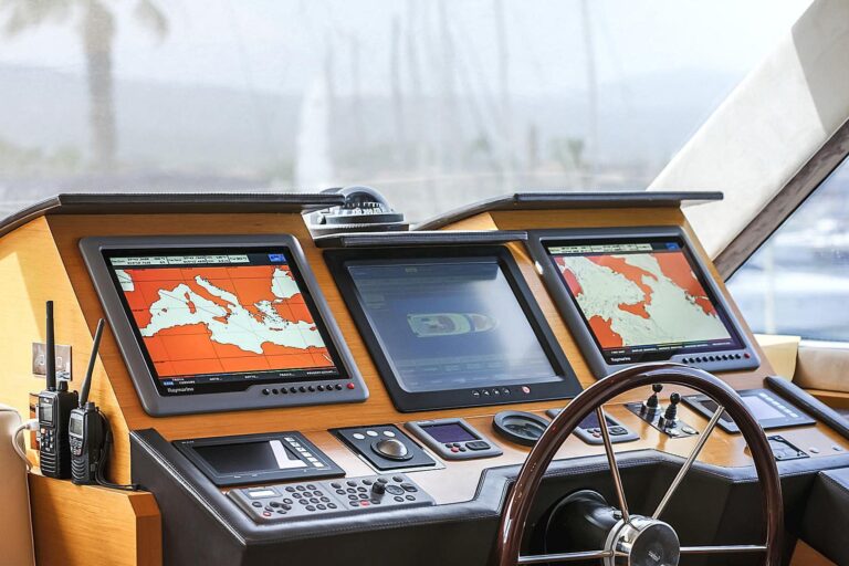 ENJOY Interior - Bridge