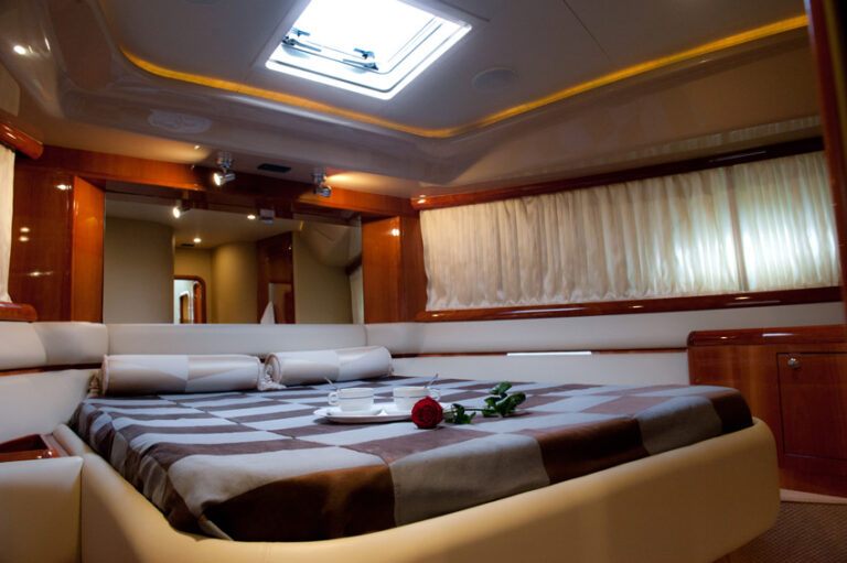 ESPERANCE III -  Master Cabin