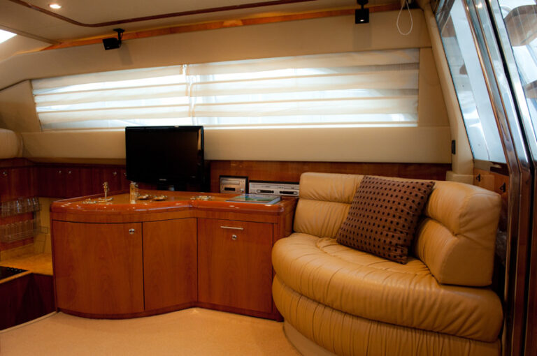 ESPERANCE III -  Salon Detail