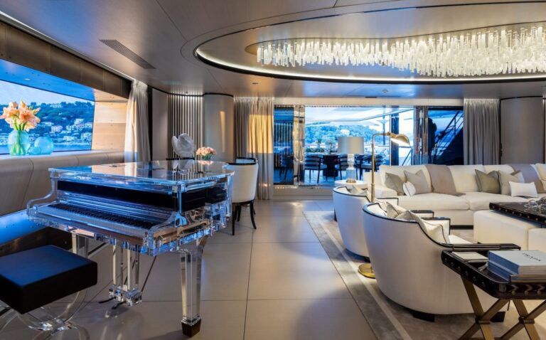 Bridge Deck Salon