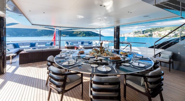 Bridge Deck Dining