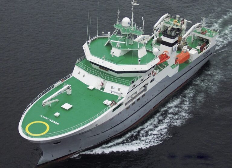Expedition Yacht SARSEN
