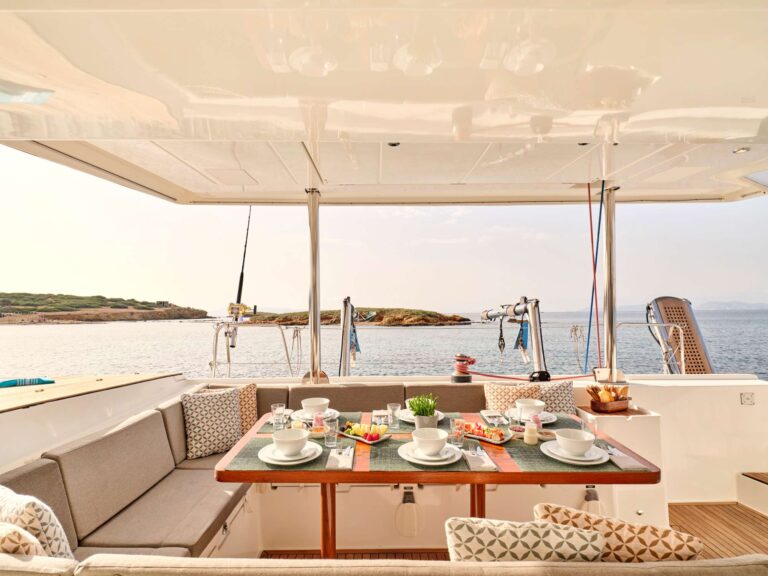 Aft deck dining