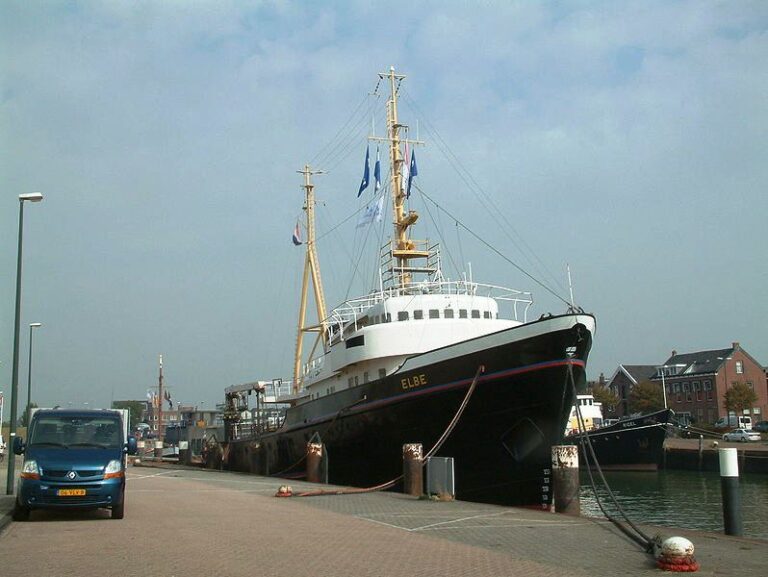 Elbe, Greenpeace - Photo Credit S.J. de Waard Wikimedia