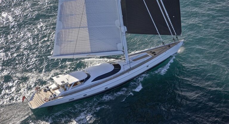Encore Yacht - upview