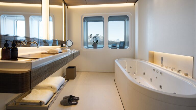 Ensuite