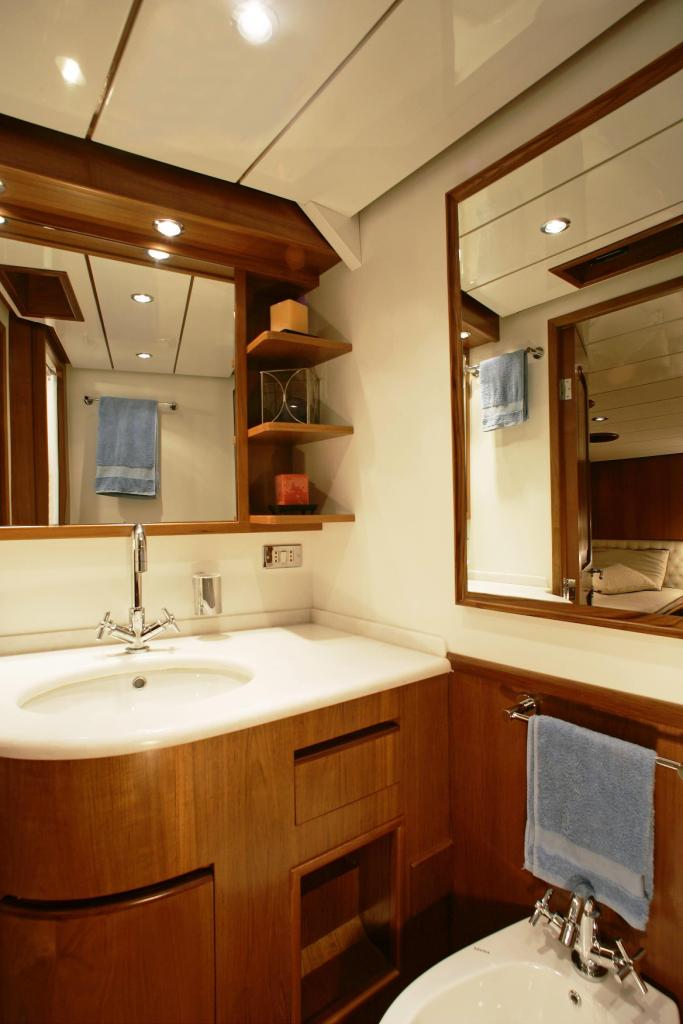 Eta Bathroom