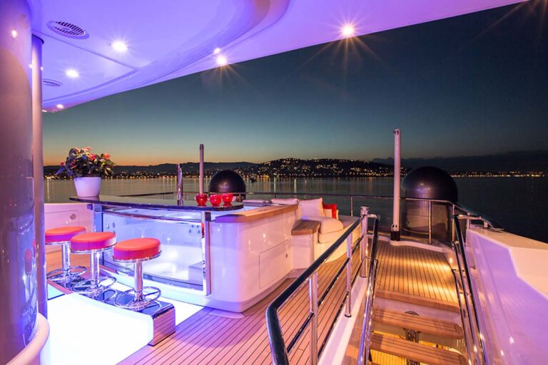 Excellence V Jacuzzi Bar