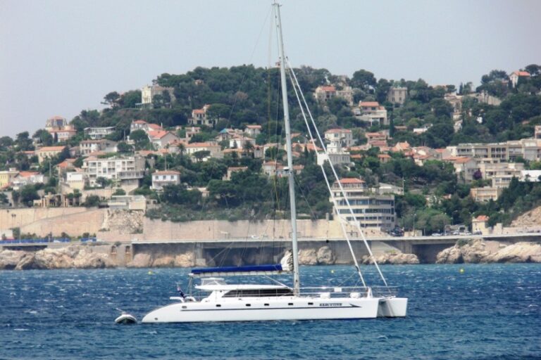 Executive 73 catamaran