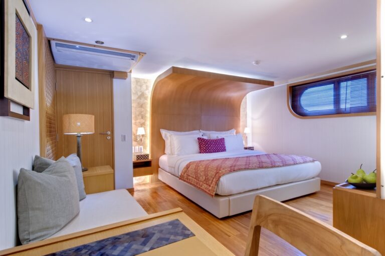 Expedition yacht SALILA -  Master Cabin