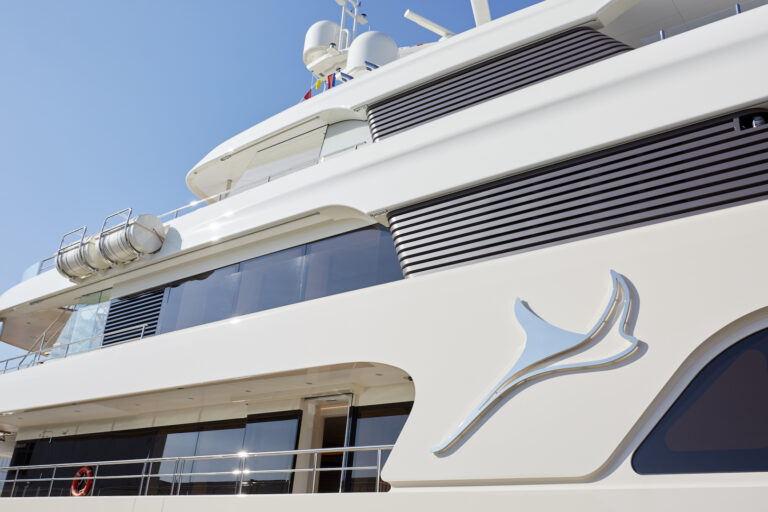 Expedition Yacht SAMAYA - Exterior