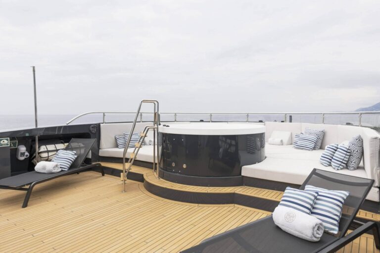Exterior Relaxation Sunbathing Area