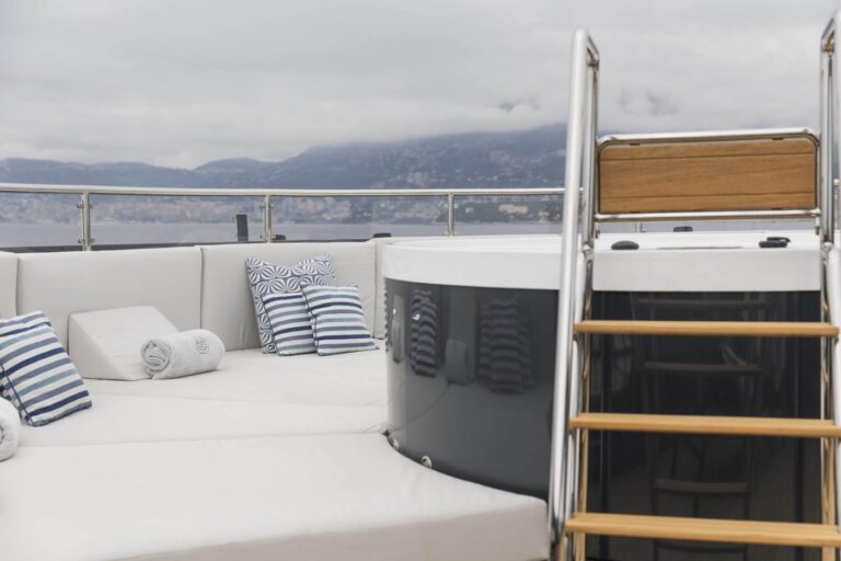 Exterior Relaxation Sunbathing Area