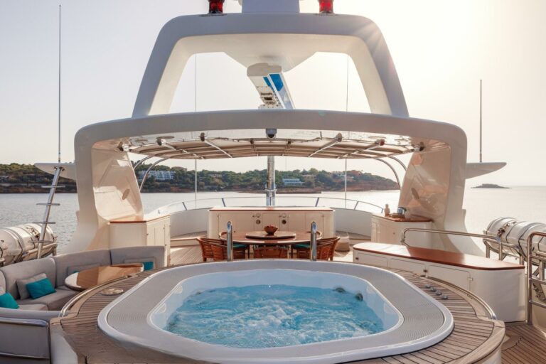 Exterior Sunbathing Area