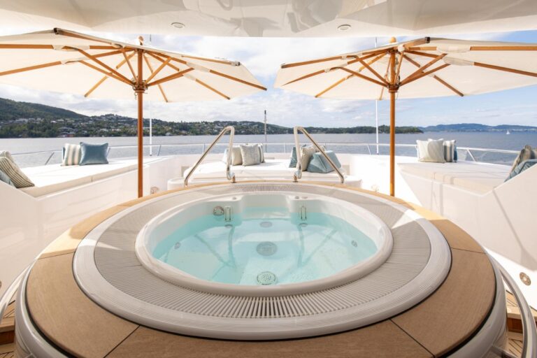 Exterior Sunbathing Area