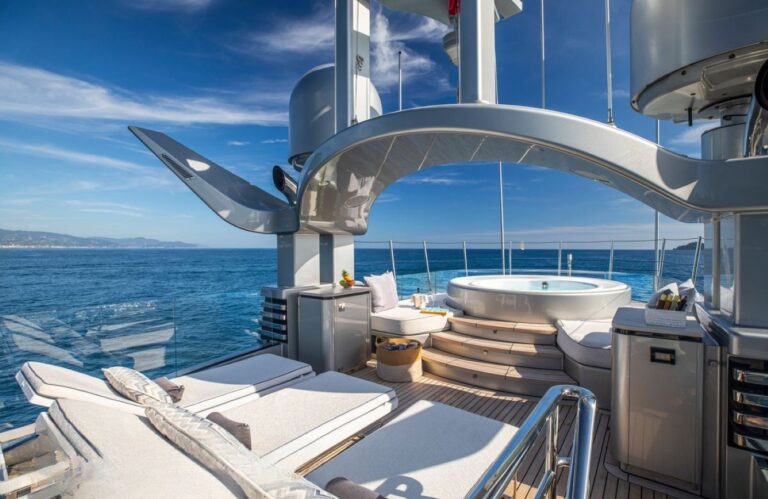 Exterior Sunbathing Area