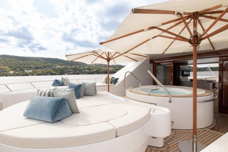 Exterior Sunbathing Area