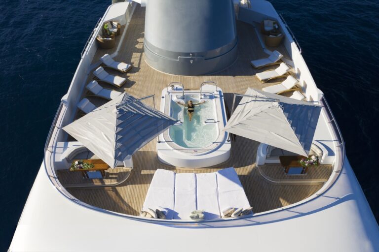 Exterior Sunbathing Area