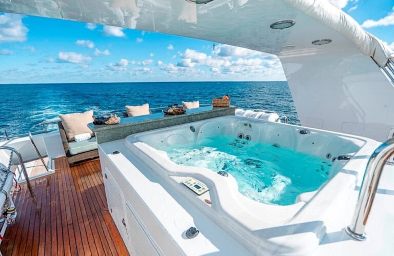Exterior Sunbathing Area