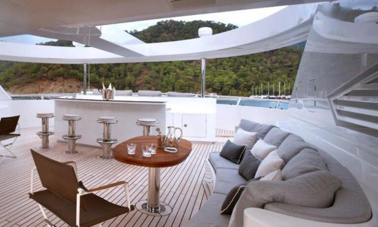 Exterior design by ken Freivokh - Sundeck seating and bar