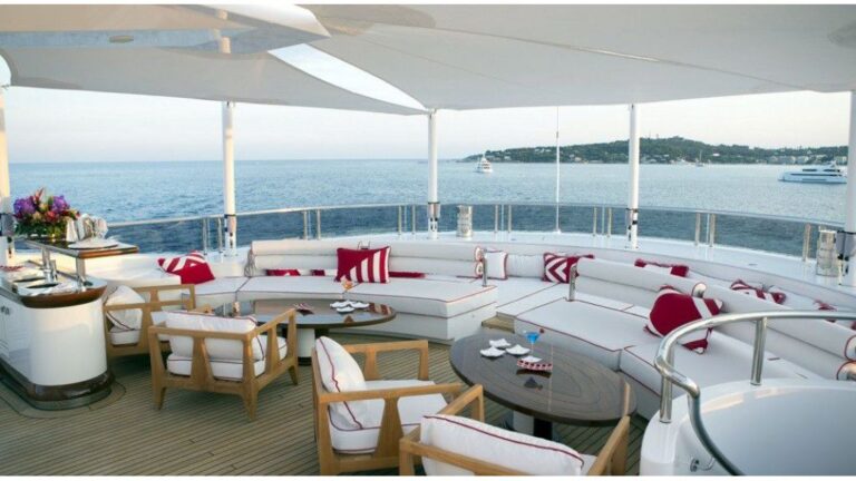 Exterior Lounge Area