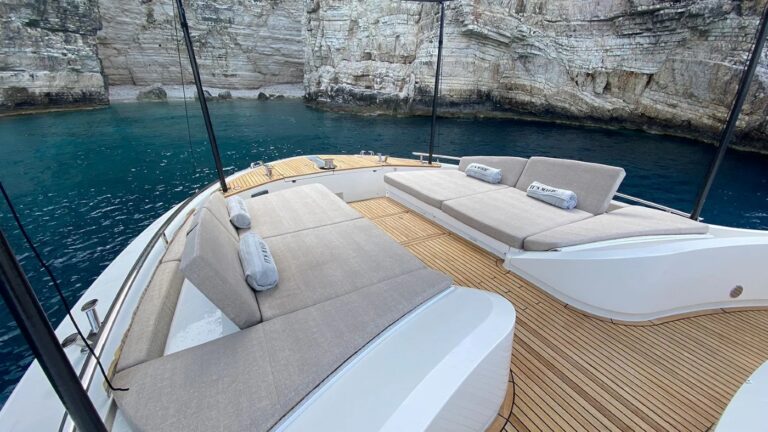 Exterior Relaxation Area Sea Views 01