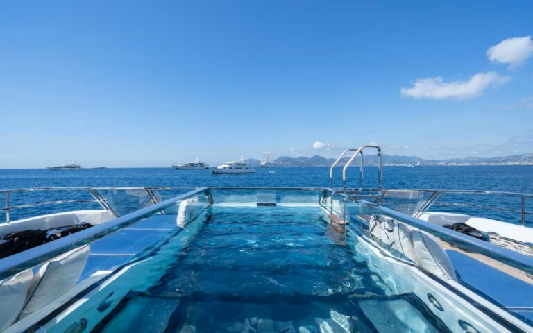 Exterior Swiming Pool Area