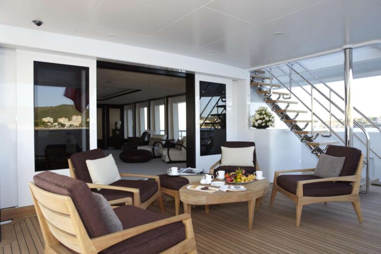 Exterior main deck aft