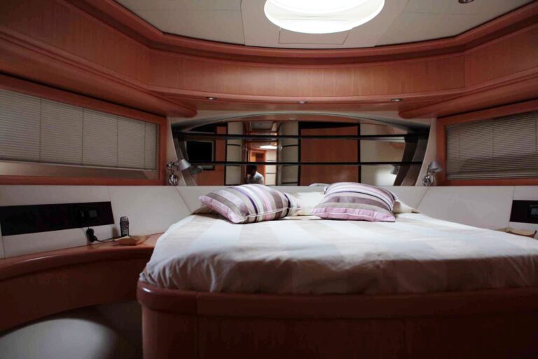 FIRE FLY - Double Cabin