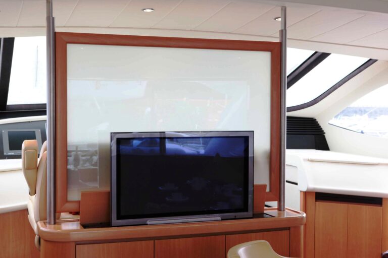 FIRE FLY - TV in Salon