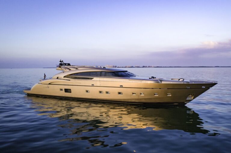 FIVE WAVES Motor Yacht