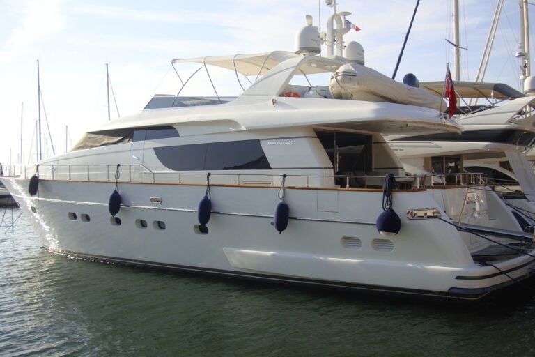 FLAWLESS Motor Yacht