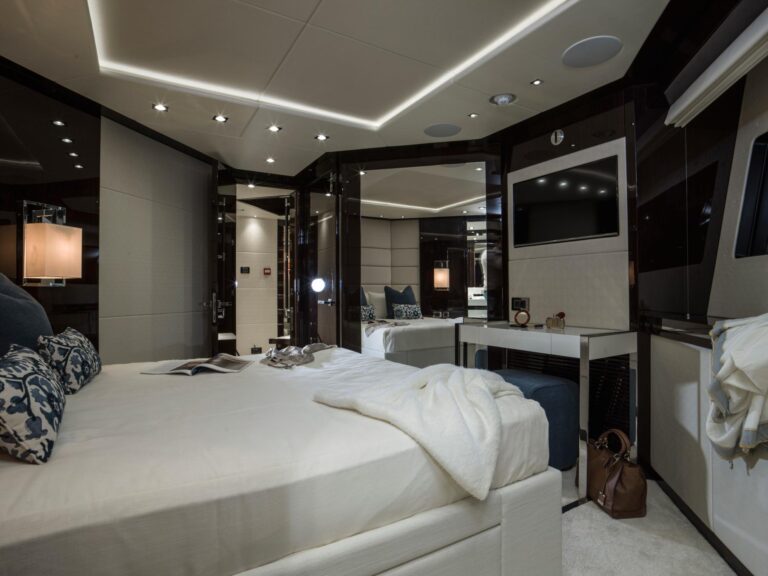FLEUR - double cabin