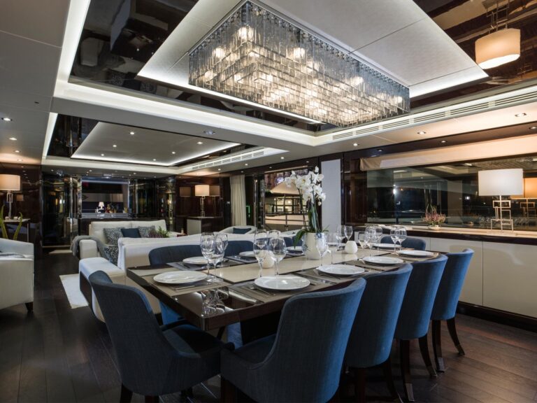 FLEUR - formal dining interior