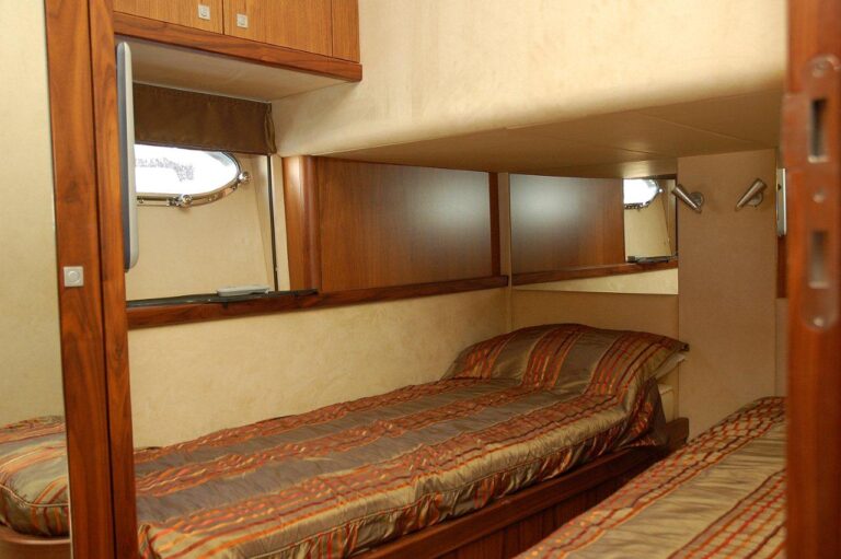 FUN TIME - Twin Cabin