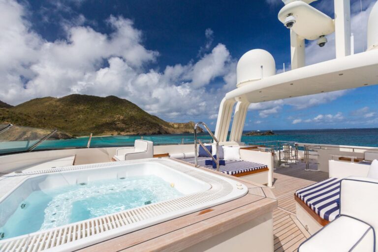 Fabulous Sun Deck Jacuzzi