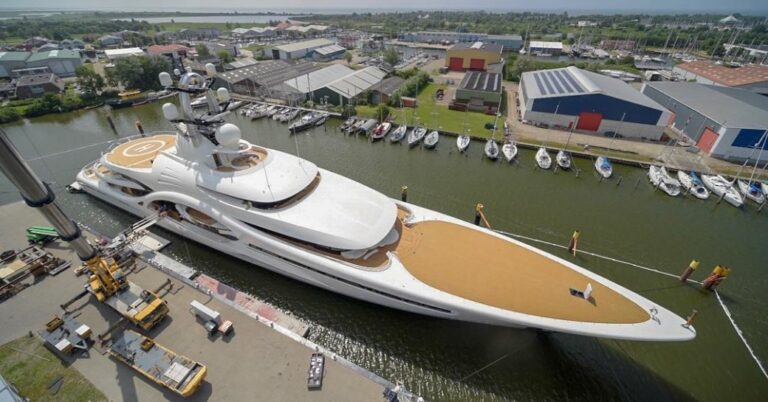 Feadship-1007 - Top View