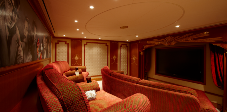 Feadship Super Yacht Lady Christine - Cinema