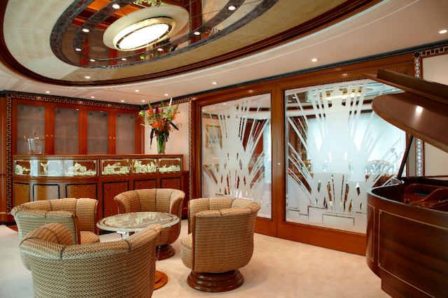 Feadship Super Yacht Lady Christine - Main Deck Lounge - Mini Deck Bar