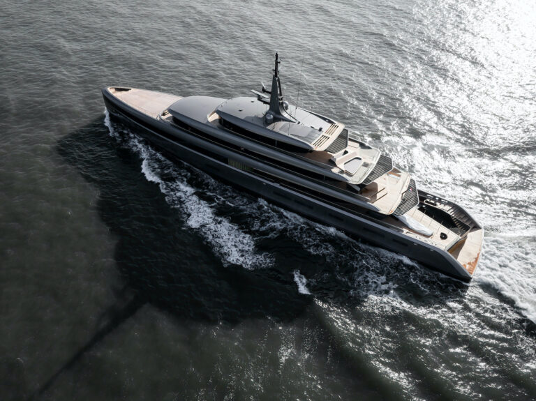 Feadship Yacht OBSIDIAN