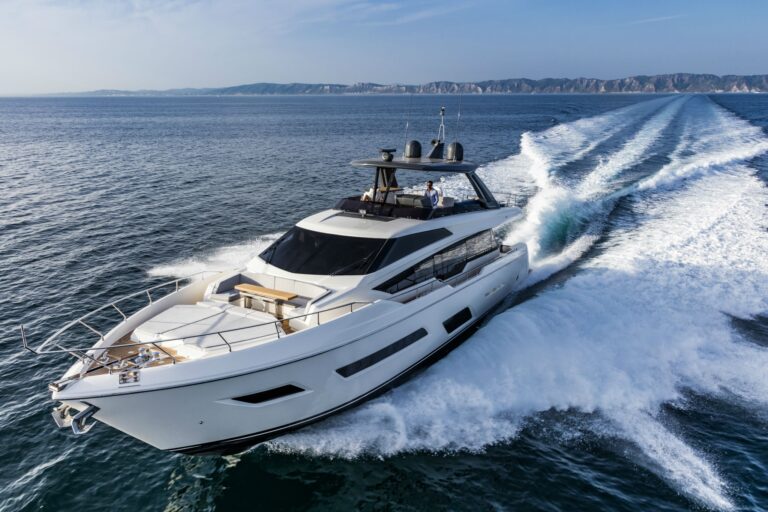 Ferretti 780