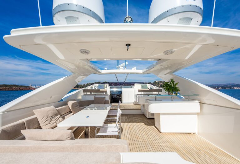 Ferretti 96 JAG B - Sundeck