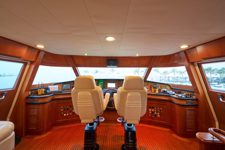 Ferretti Motor Yacht IMAGINE - Bridge