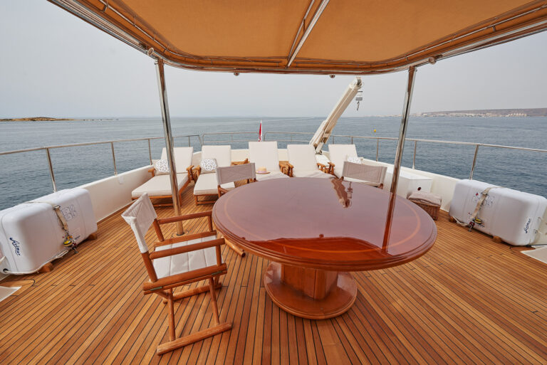 Ferretti Motor Yacht IMAGINE - Sundeck