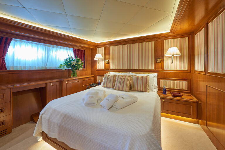 Ferretti Motor Yacht IMAGINE - VIP cabin