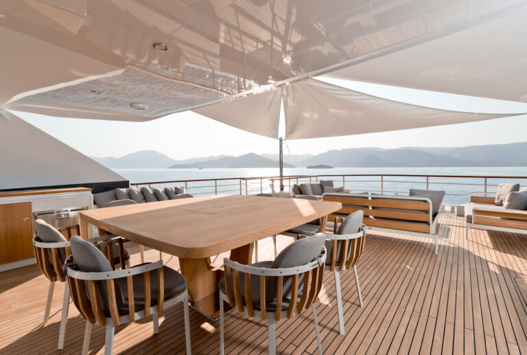 Fly Bridge Alfresco Seating