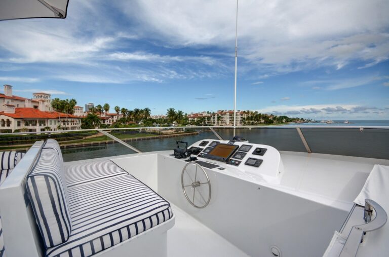 Flybridge Deck
