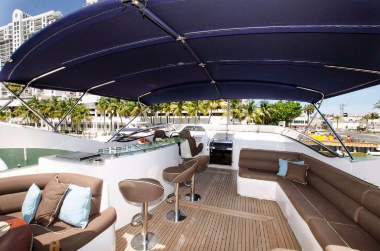 Flybridge Lounge