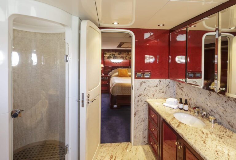 Flying Fish King Stateroom Ensuite