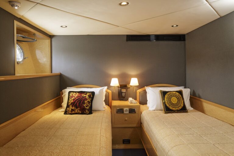 Flying Fish Twin Stateroom